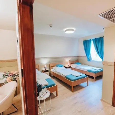 Castle Park Hermina-major